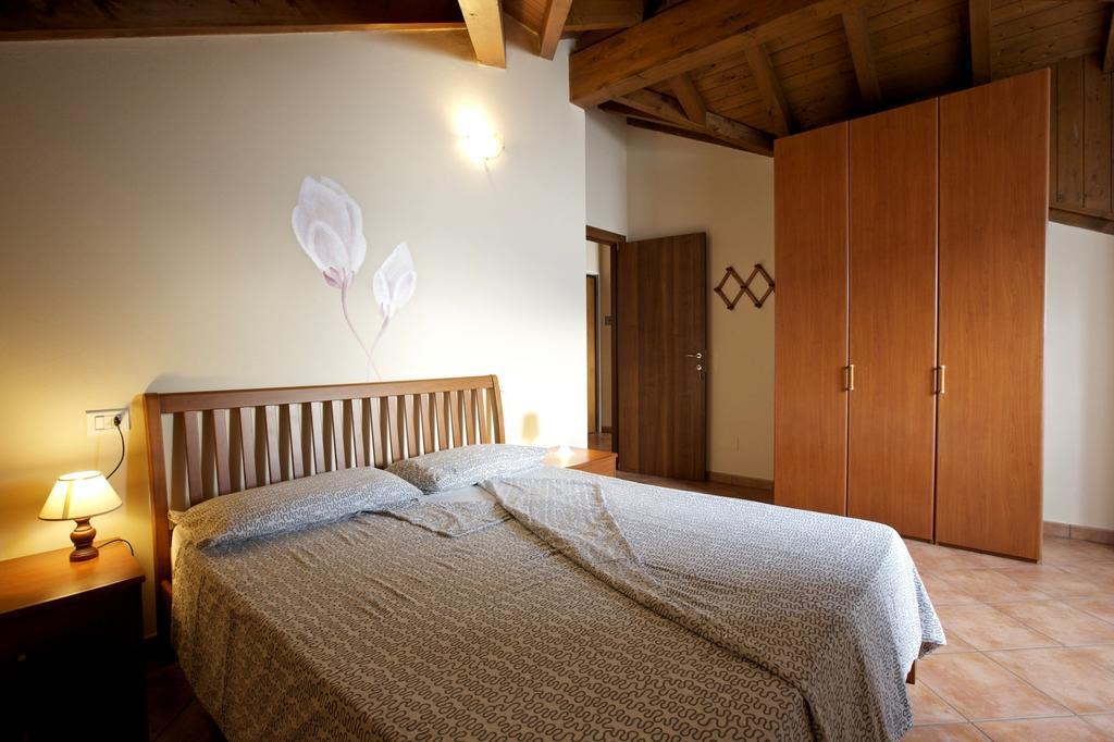 Bella Casa Alla Spiaggia Tronzano Lago Maggiore Exterior foto