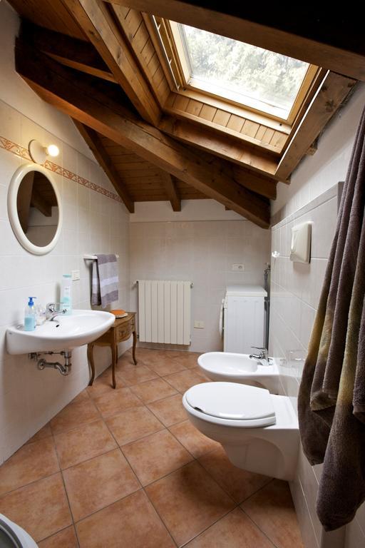 Bella Casa Alla Spiaggia Tronzano Lago Maggiore Exterior foto