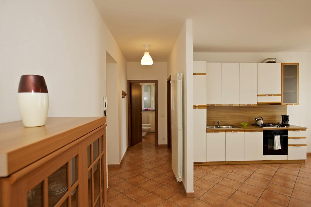 Bella Casa Alla Spiaggia Tronzano Lago Maggiore Exterior foto