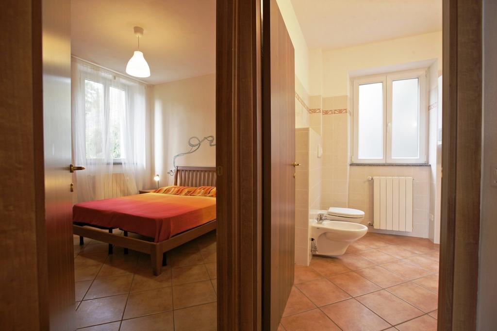 Bella Casa Alla Spiaggia Tronzano Lago Maggiore Exterior foto